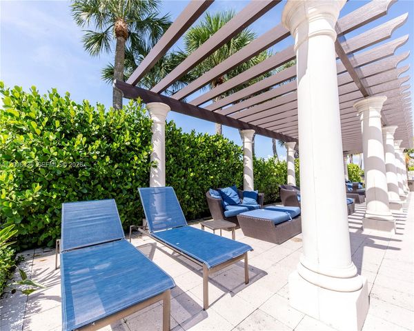 11348 SW 14th St, Pembroke Pines, FL 33025