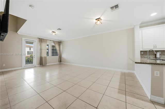 11348 SW 14th St, Pembroke Pines, FL 33025