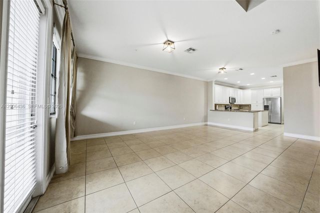 11348 SW 14th St, Pembroke Pines, FL 33025