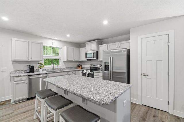 329 Nelson Dr, Monroeville, PA 15146