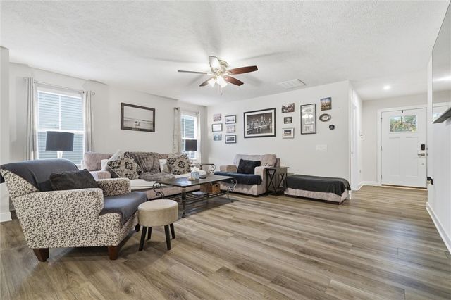 329 Nelson Dr, Monroeville, PA 15146