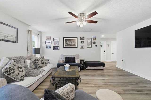 329 Nelson Dr, Monroeville, PA 15146