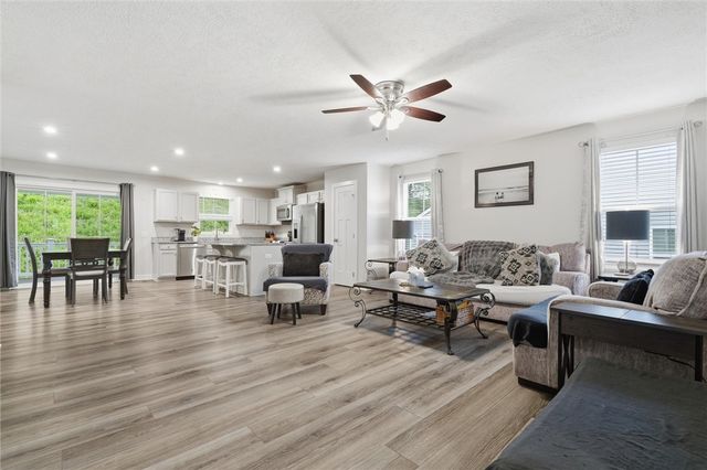 329 Nelson Dr, Monroeville, PA 15146