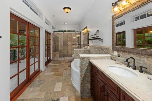 713 Quiet Hills Farm Road, Escondido, CA 92029