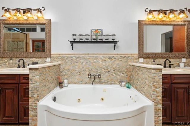 713 Quiet Hills Farm Road, Escondido, CA 92029