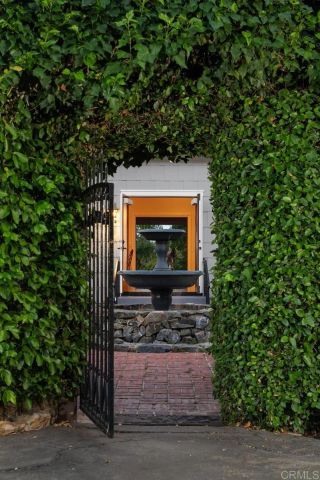 713 Quiet Hills Farm Road, Escondido, CA 92029