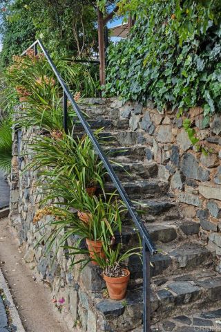 713 Quiet Hills Farm Road, Escondido, CA 92029