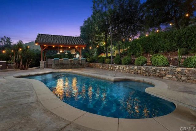 713 Quiet Hills Farm Road, Escondido, CA 92029