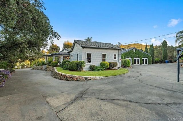 713 Quiet Hills Farm Road, Escondido, CA 92029