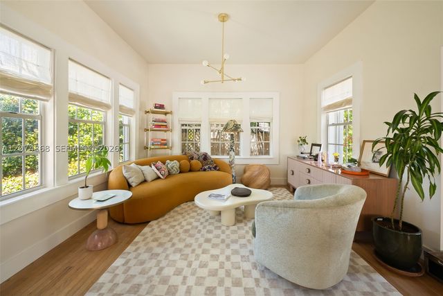 524 W 47th St, Miami Beach, FL 33140