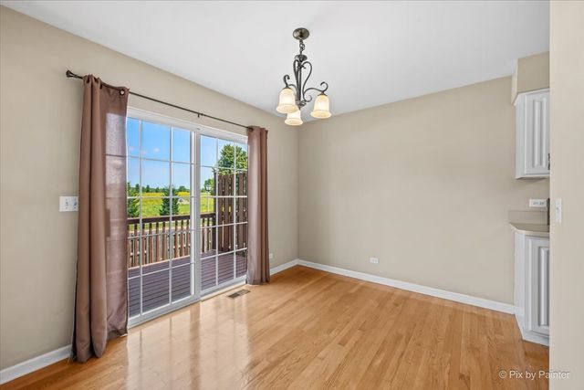 1058 E Danbury Drive, Cary, IL 60013