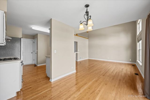 1058 E Danbury Drive, Cary, IL 60013