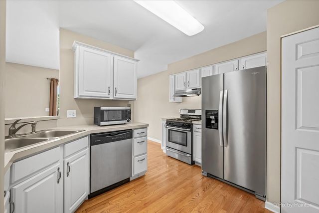 1058 E Danbury Drive, Cary, IL 60013