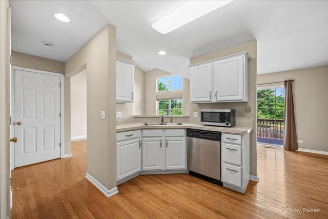 1058 E Danbury Drive, Cary, IL 60013