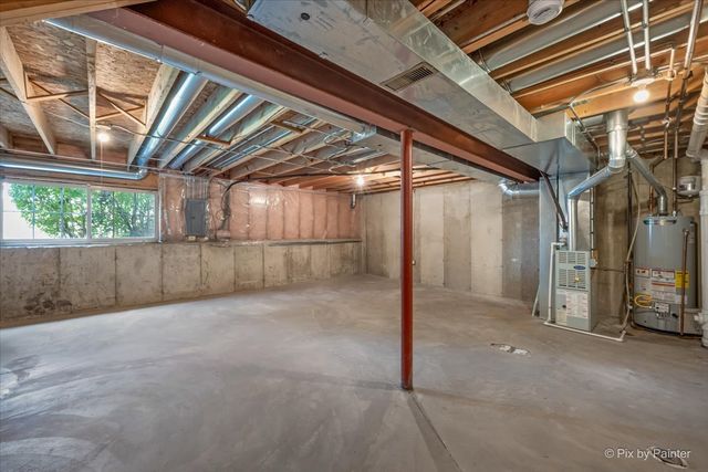 1058 E Danbury Drive, Cary, IL 60013