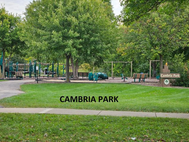 1058 E Danbury Drive, Cary, IL 60013