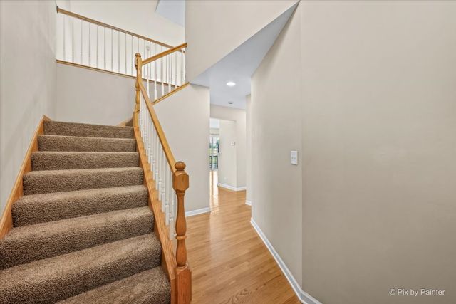 1058 E Danbury Drive, Cary, IL 60013