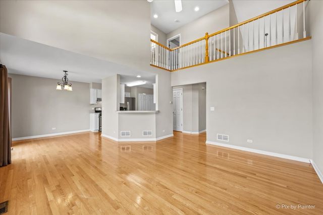 1058 E Danbury Drive, Cary, IL 60013