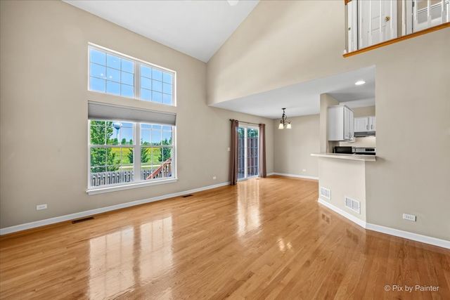 1058 E Danbury Drive, Cary, IL 60013
