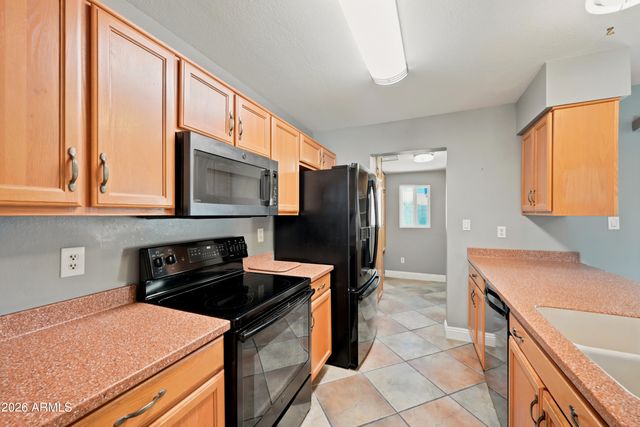 5518 W Whitten Street, Chandler, AZ 85226