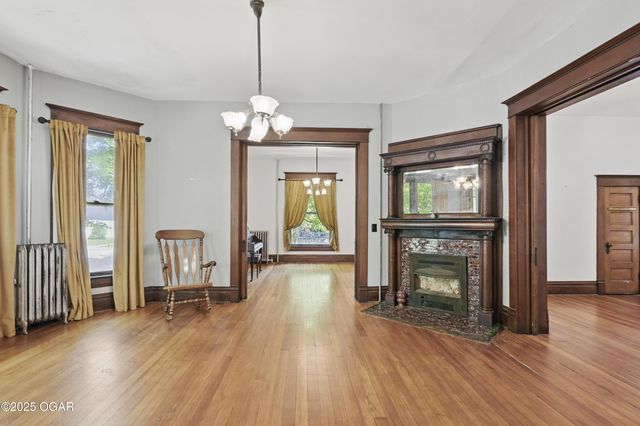 524 W 5th Street, Joplin, MO 64801