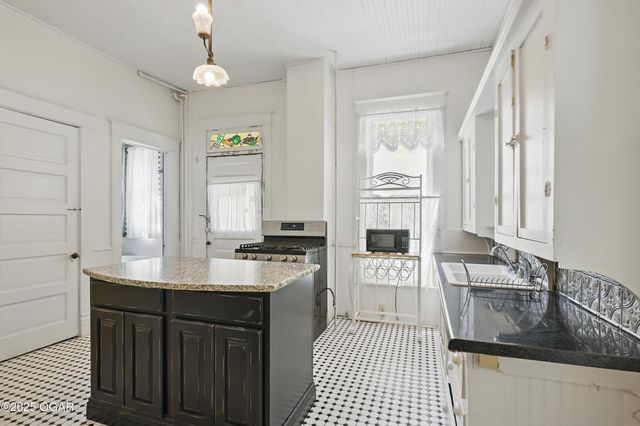 524 W 5th Street, Joplin, MO 64801