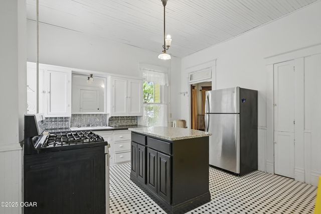 524 W 5th Street, Joplin, MO 64801