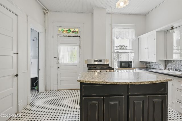 524 W 5th Street, Joplin, MO 64801