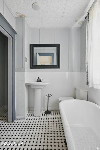 524 W 5th Street, Joplin, MO 64801