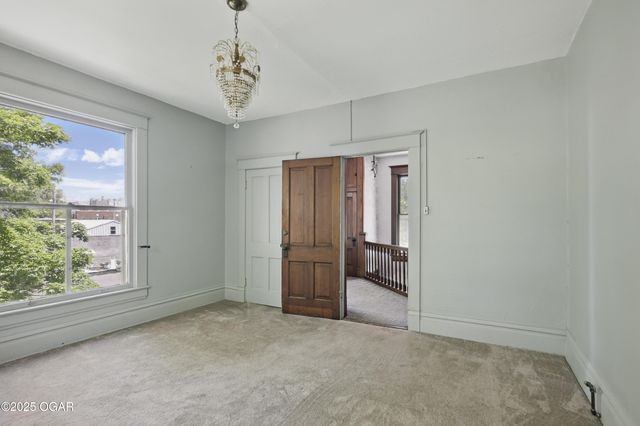 524 W 5th Street, Joplin, MO 64801