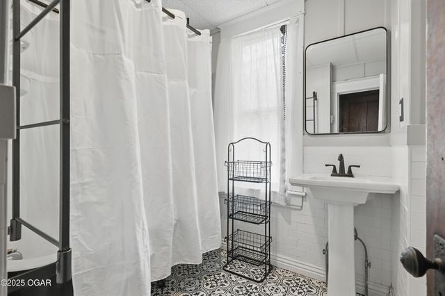 524 W 5th Street, Joplin, MO 64801