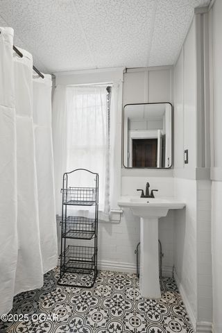 524 W 5th Street, Joplin, MO 64801