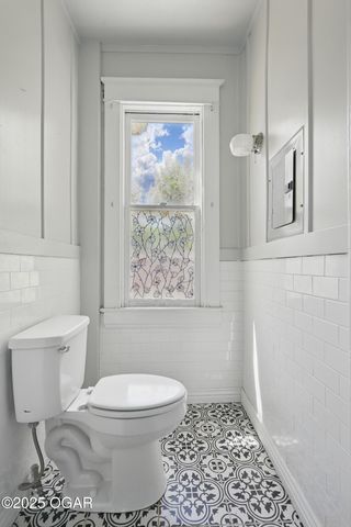 524 W 5th Street, Joplin, MO 64801