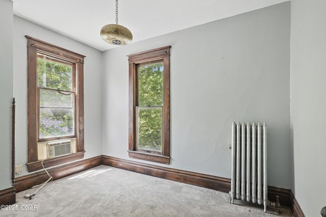 524 W 5th Street, Joplin, MO 64801