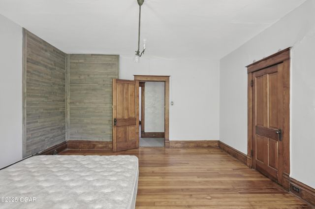 524 W 5th Street, Joplin, MO 64801