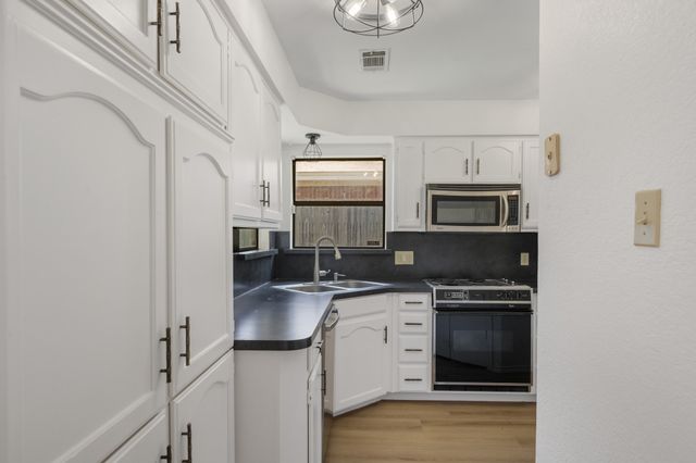 3921 Wentworth Drive, Arlington, TX 76001