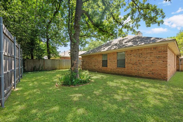 3921 Wentworth Drive, Arlington, TX 76001