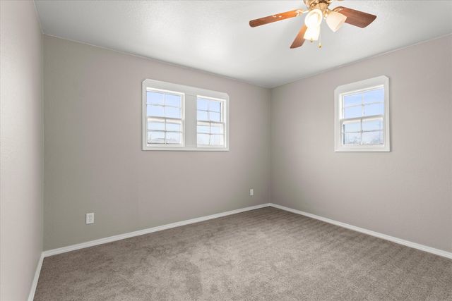 204 Avenue L, Levelland, TX 79336