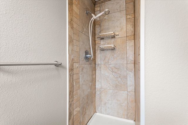 204 Avenue L, Levelland, TX 79336