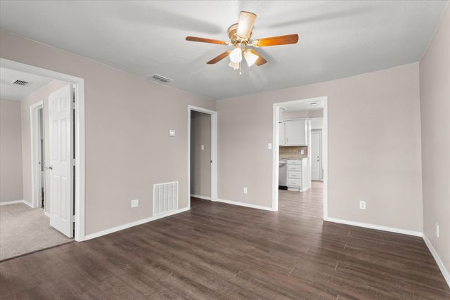 204 Avenue L, Levelland, TX 79336