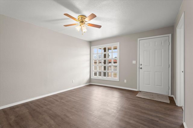 204 Avenue L, Levelland, TX 79336