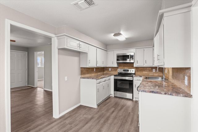 204 Avenue L, Levelland, TX 79336