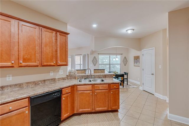 6604 Kings Branch Drive N, Mobile, AL 36618