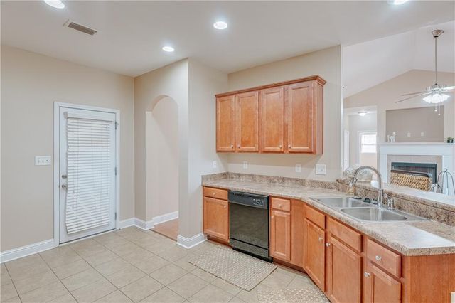 6604 Kings Branch Drive N, Mobile, AL 36618