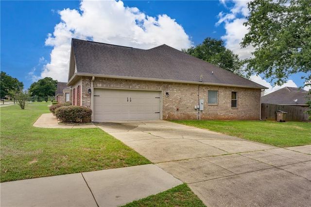 6604 Kings Branch Drive N, Mobile, AL 36618
