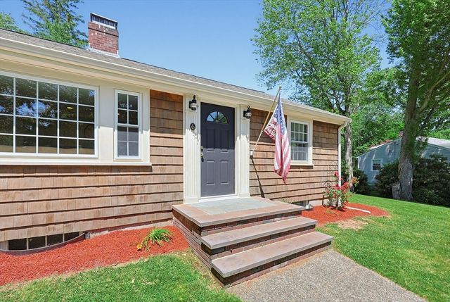 6 Spring St., Norfolk, MA 02056
