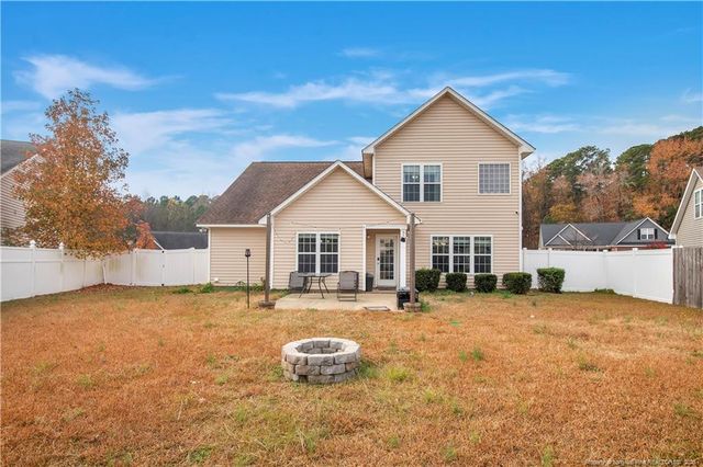 554 Thorncliff Drive, Raeford, NC 28376