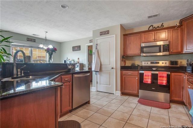 554 Thorncliff Drive, Raeford, NC 28376