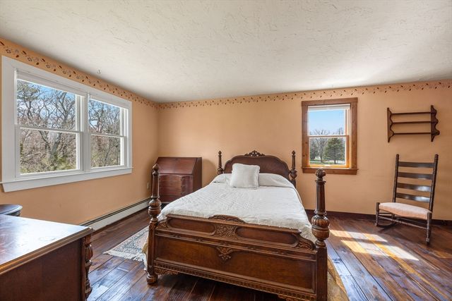 28 Buckingham Dr, Sandwich, MA 02563