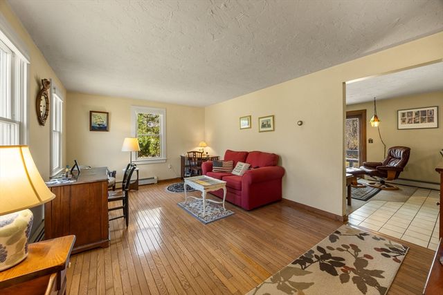 28 Buckingham Dr, Sandwich, MA 02563